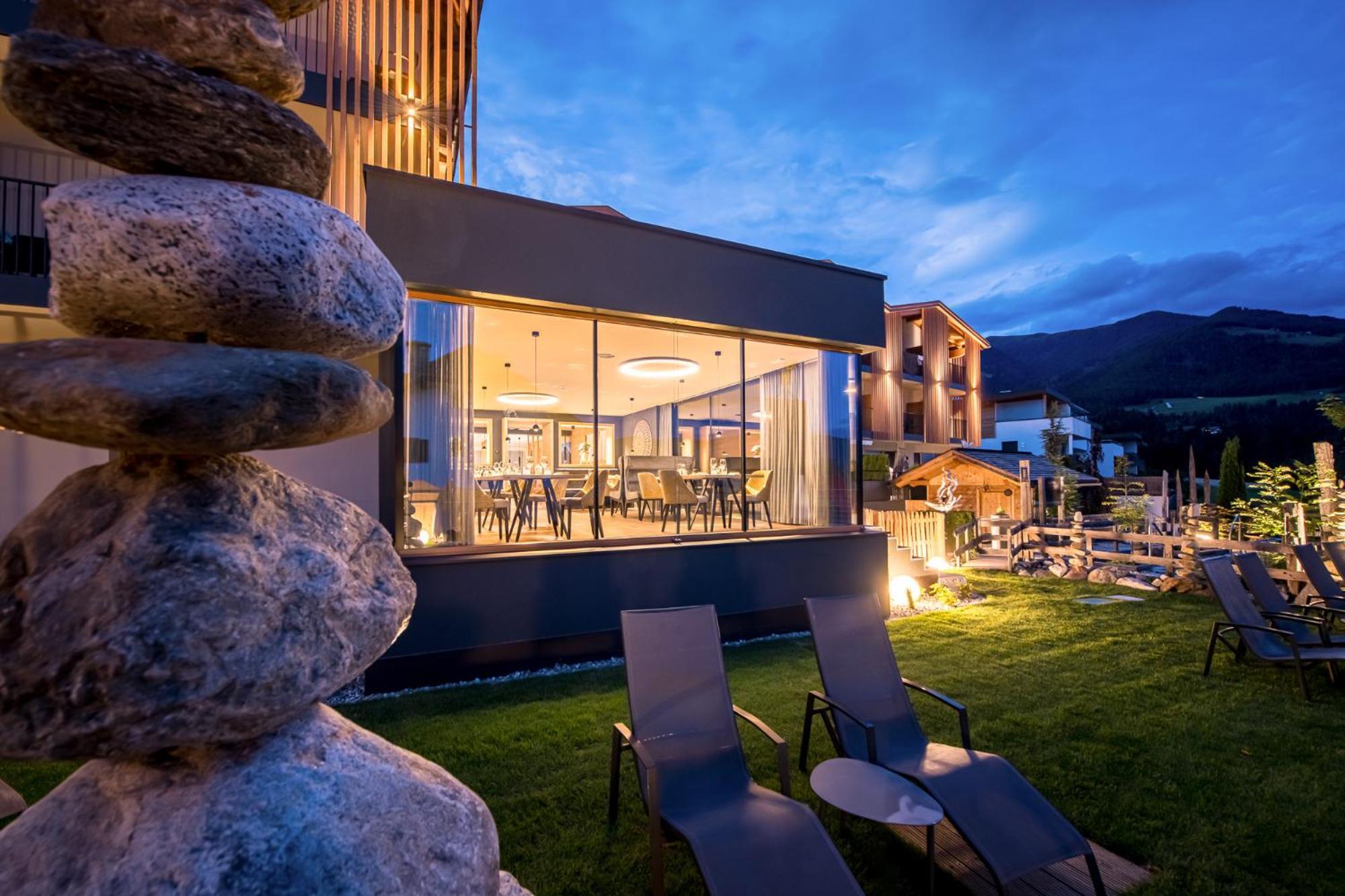 Hotel Sonnenheim Chienes Exterior photo